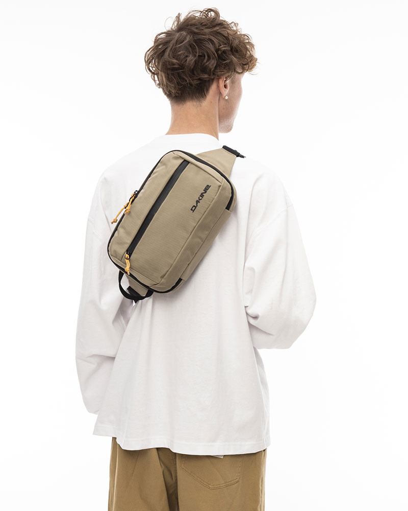 SALE】【直営店限定】DAKINE MOTIVE SLING 3.5L ボディバッグ STB